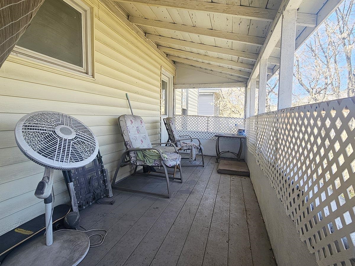 Unit 1 Screened Porch