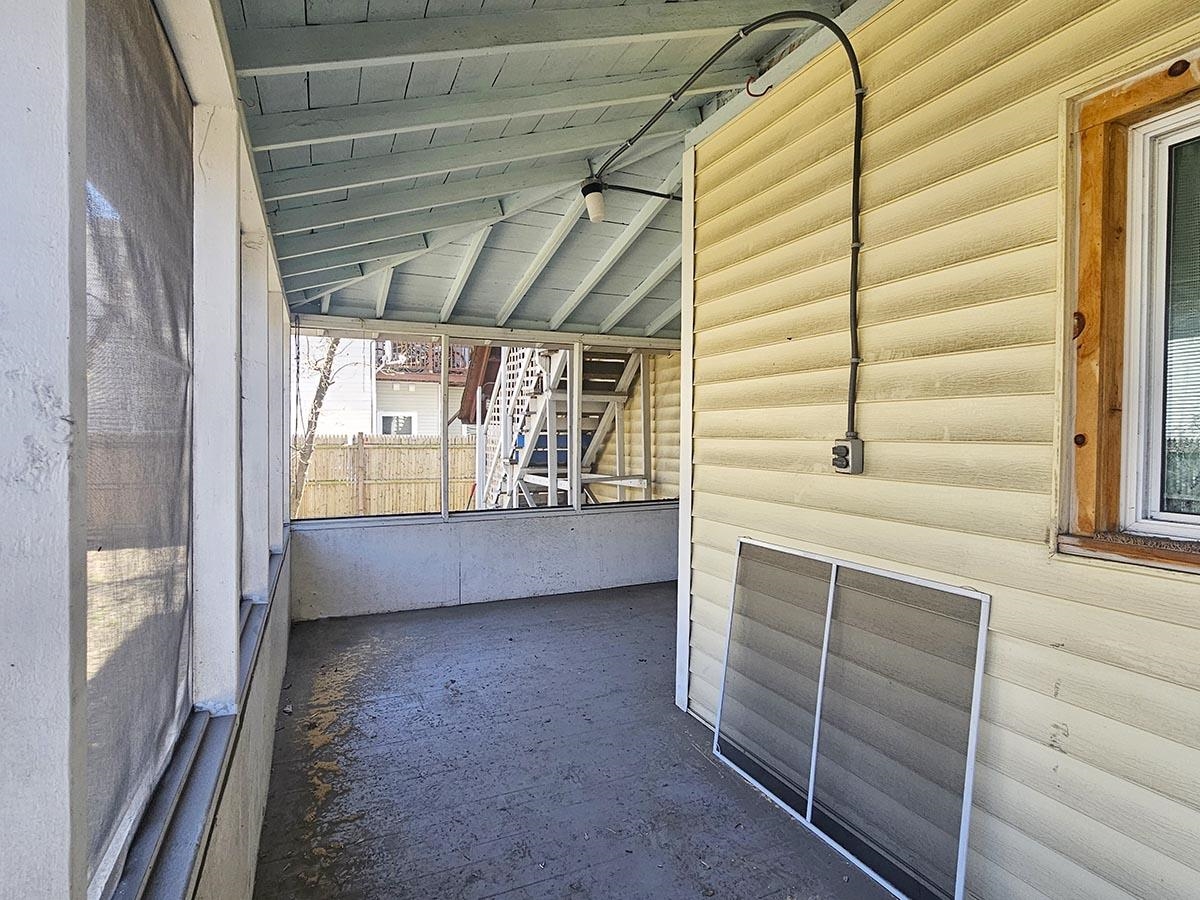 Unit 4 Screened Porch