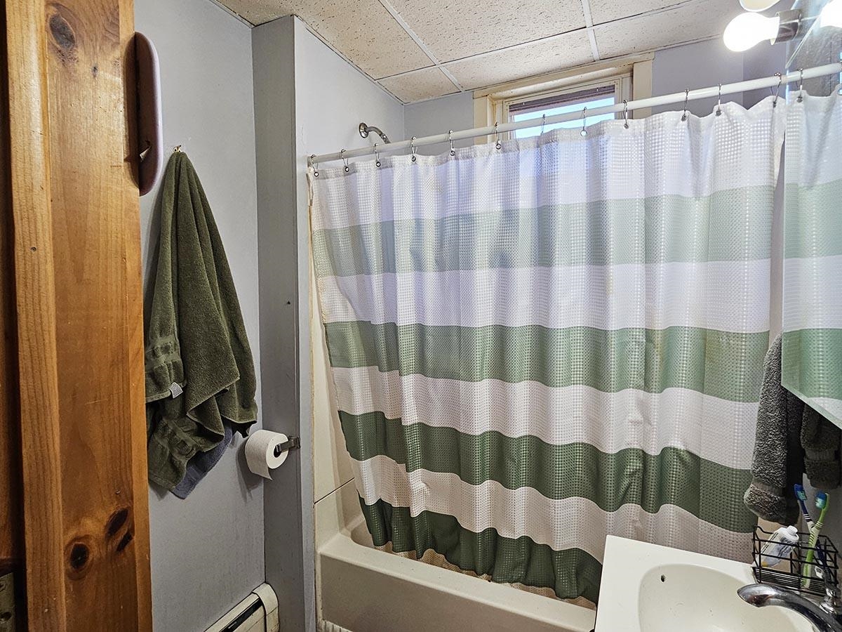 Unit 1 Bathroom