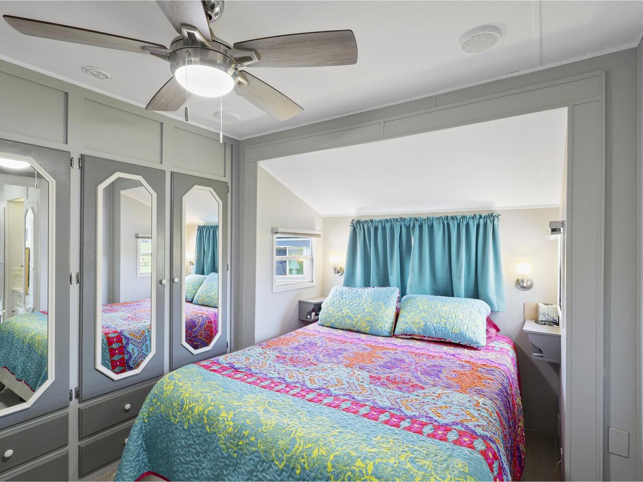 Beautiful built-ins!