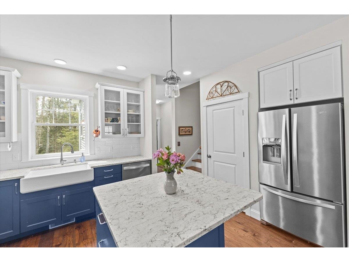 Nicely appointed kitchen with center island.