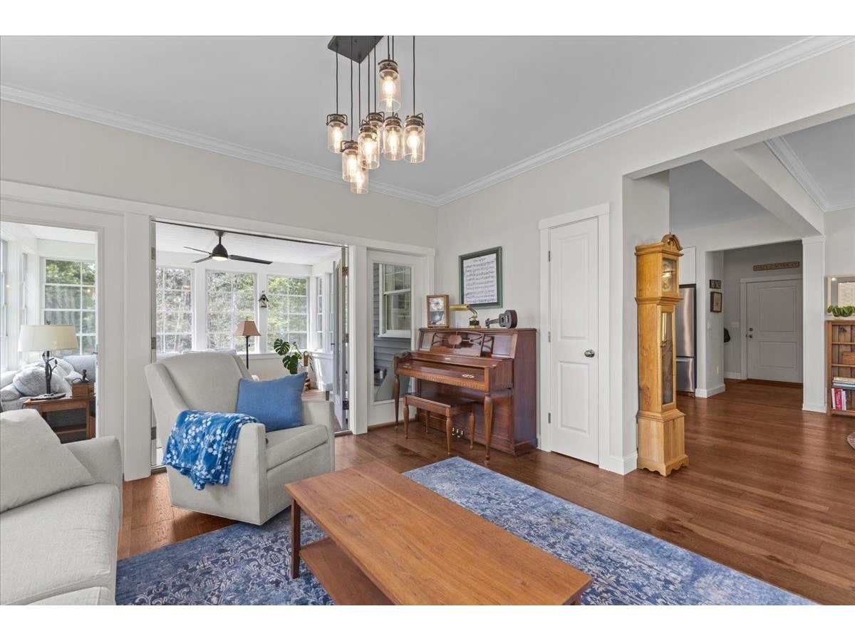 Wonderful open floorplan with great natural light.