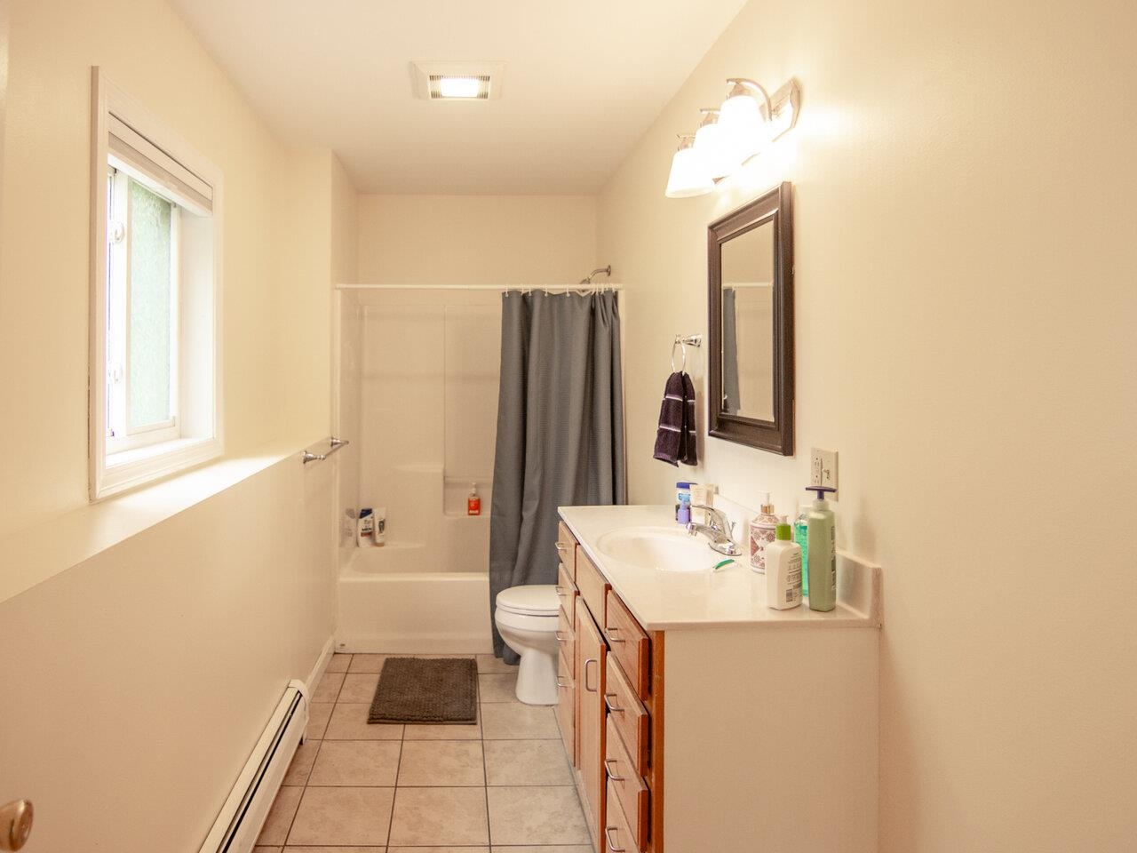Apartment Full Bath