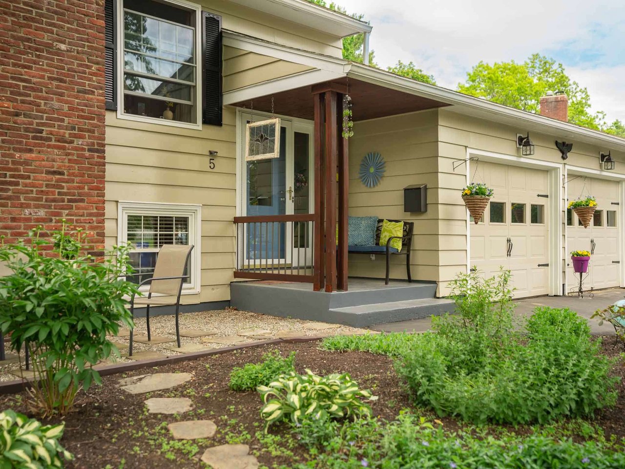 5 Oak Hill Drive