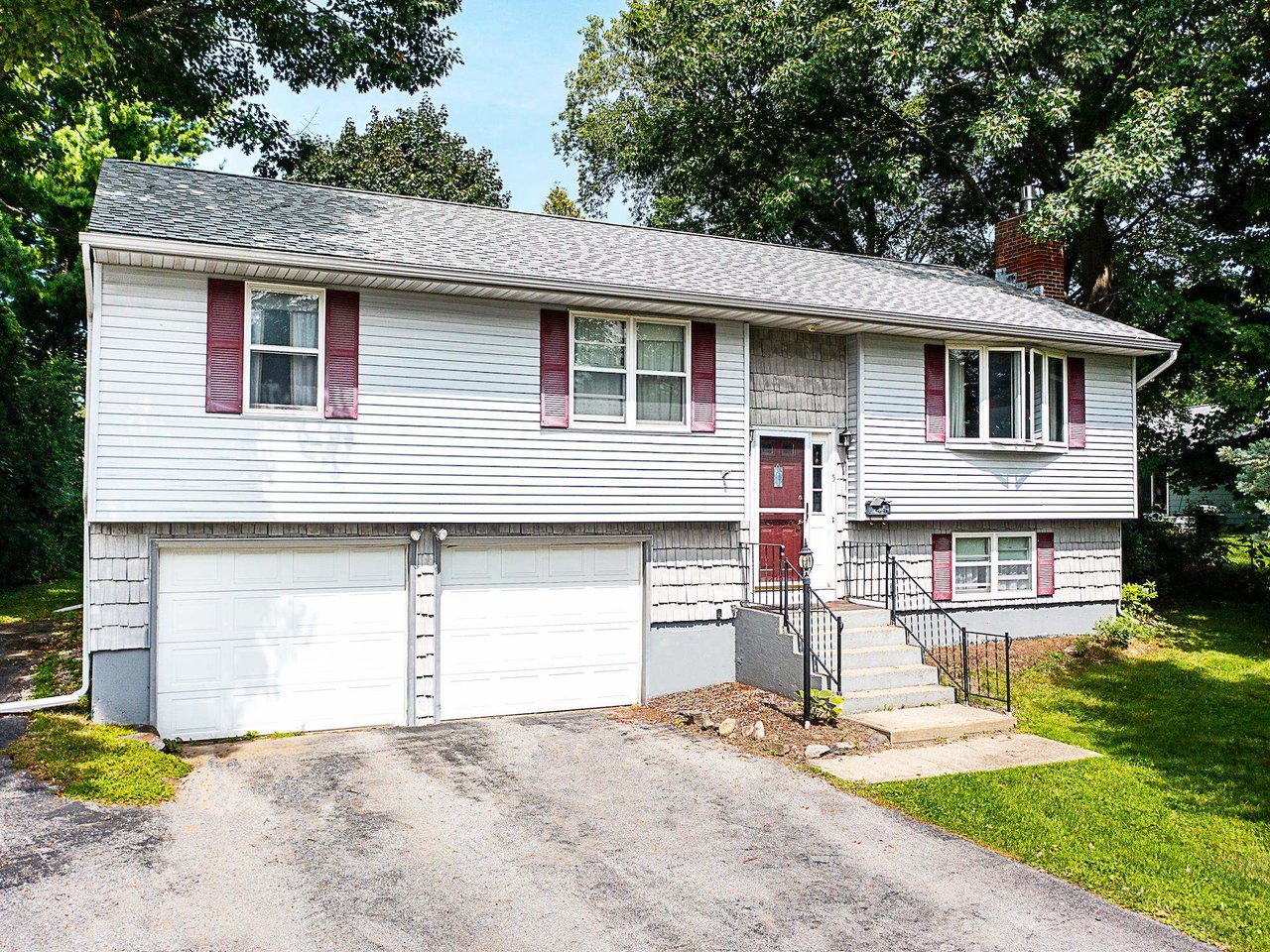 5 Redwood Terrace