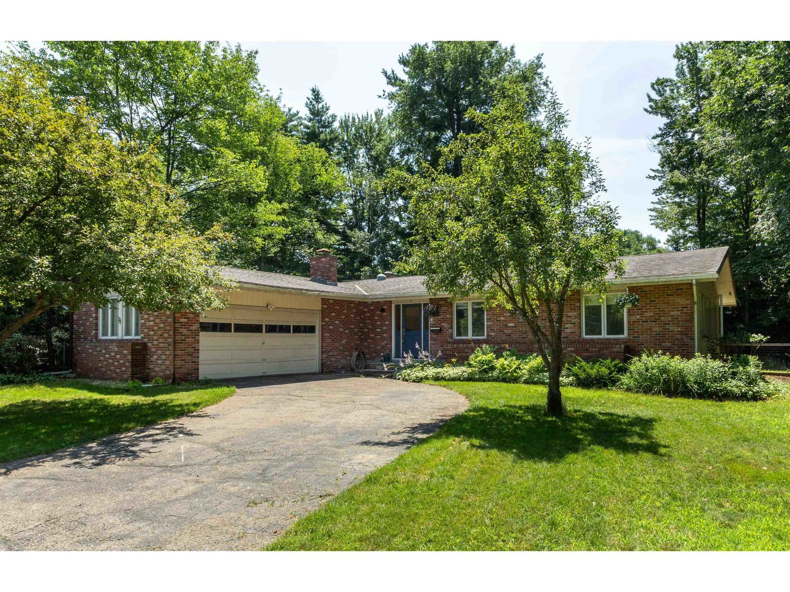 5 Scotsdale Road
