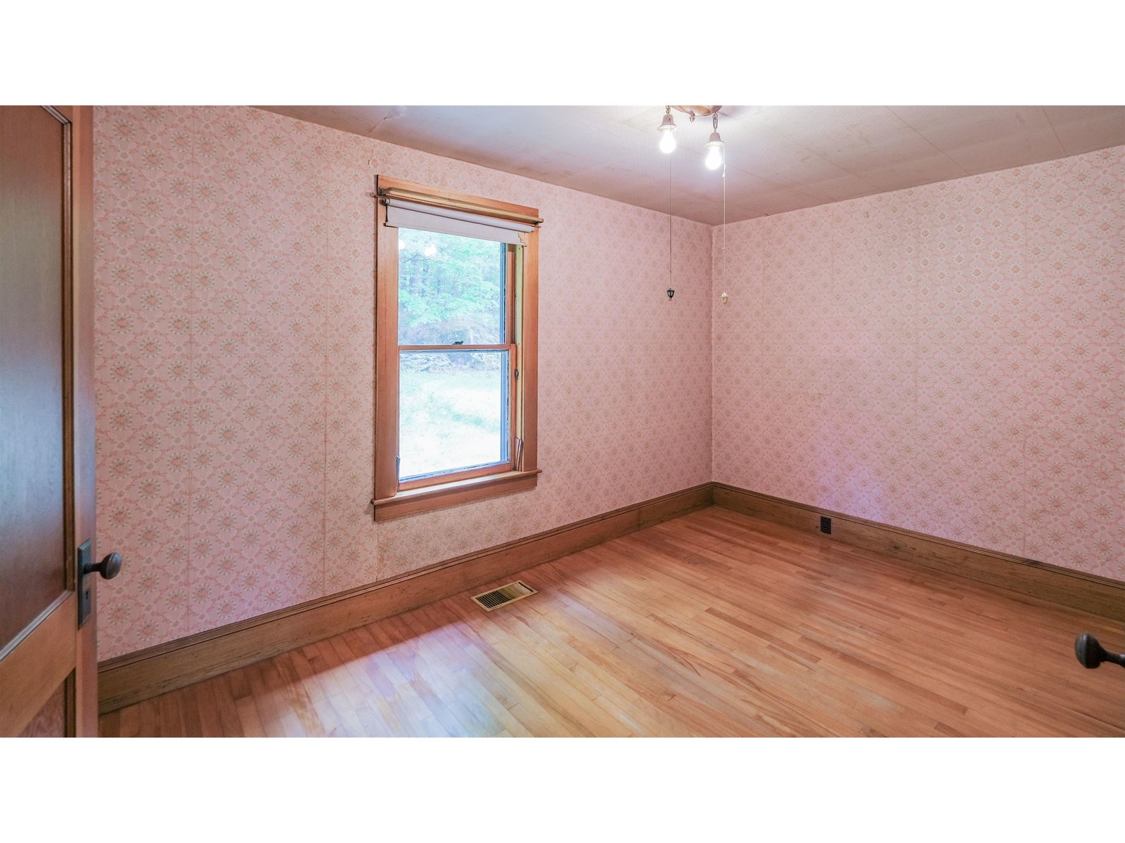 Bedroom #1