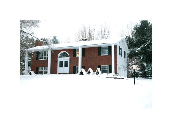 50 Spruce Ln