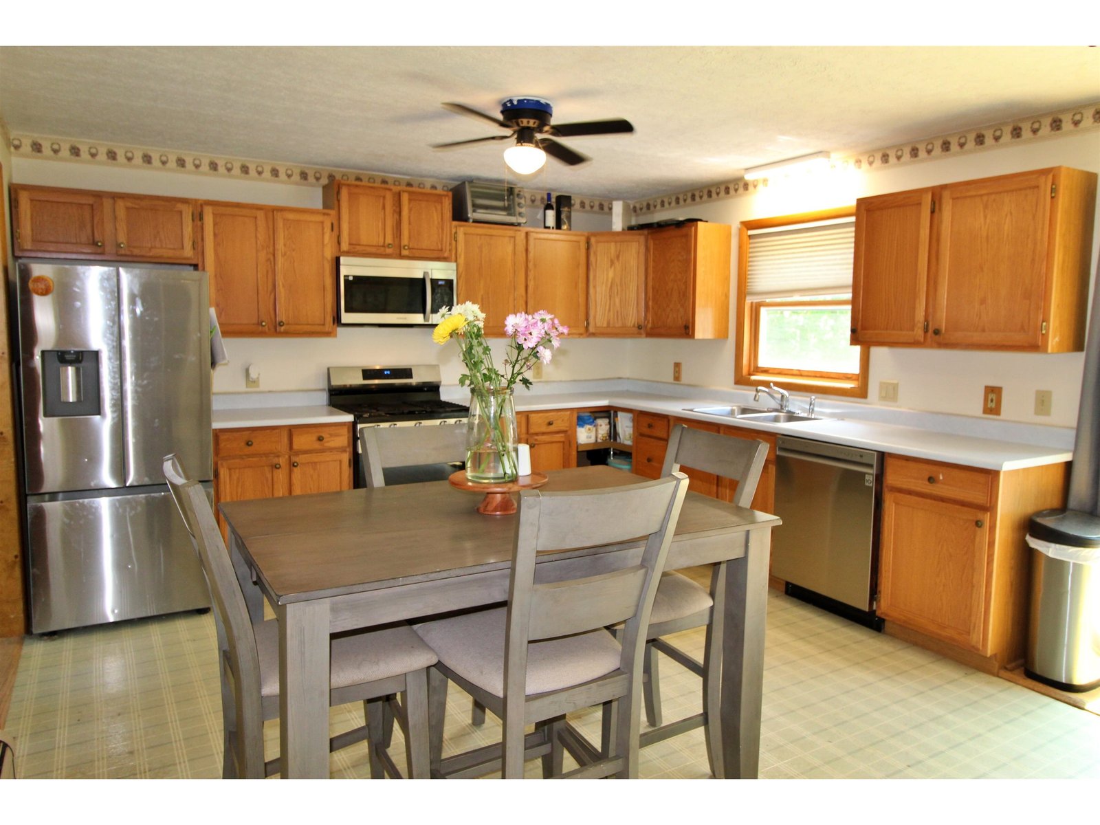 Large kitchen/dining area