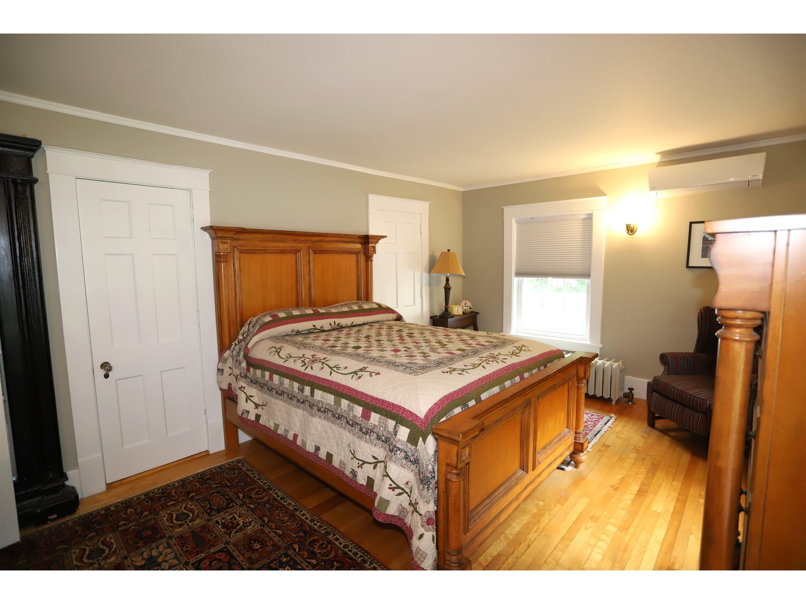 3rd Bedroom w/ 3/4 Bath