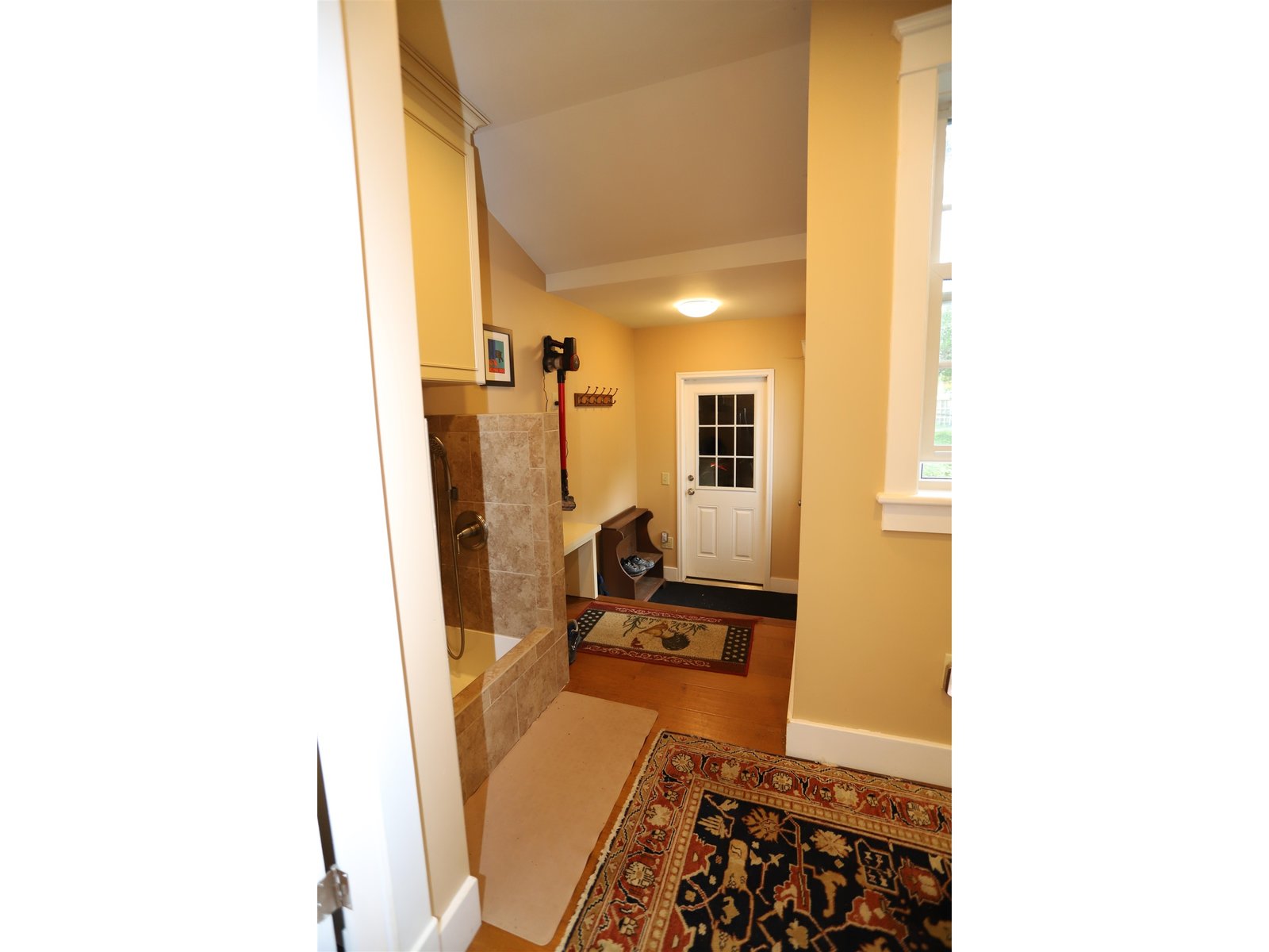 Rear Entry, Garage access & 1/2 with Dogwash