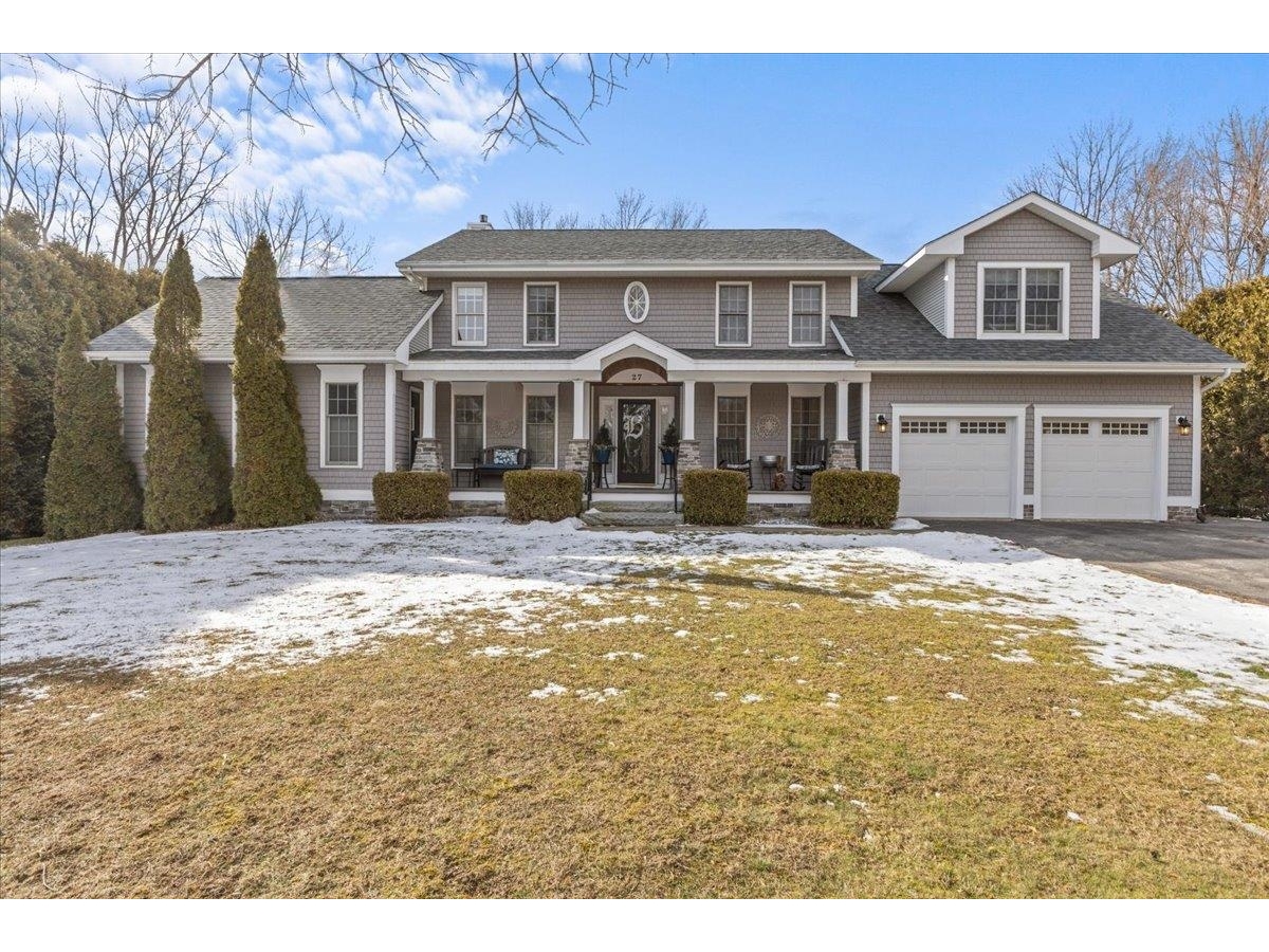 27 Muirfield Road, Burlington