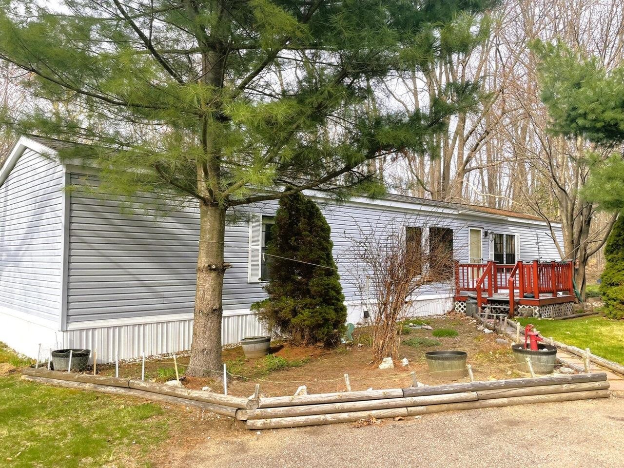 235 Waverly Circle, Colchester