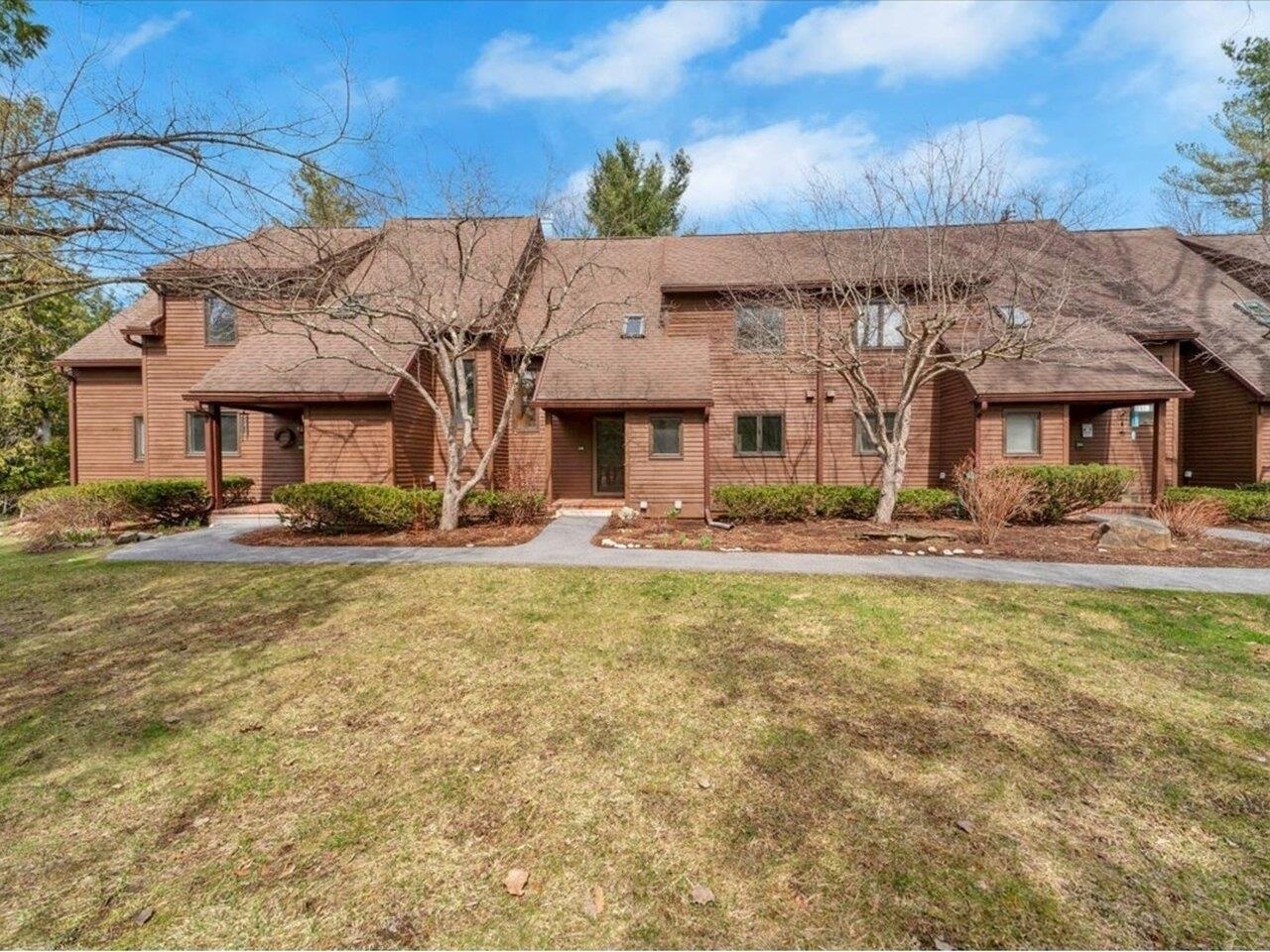 342 Acorn Lane, Shelburne