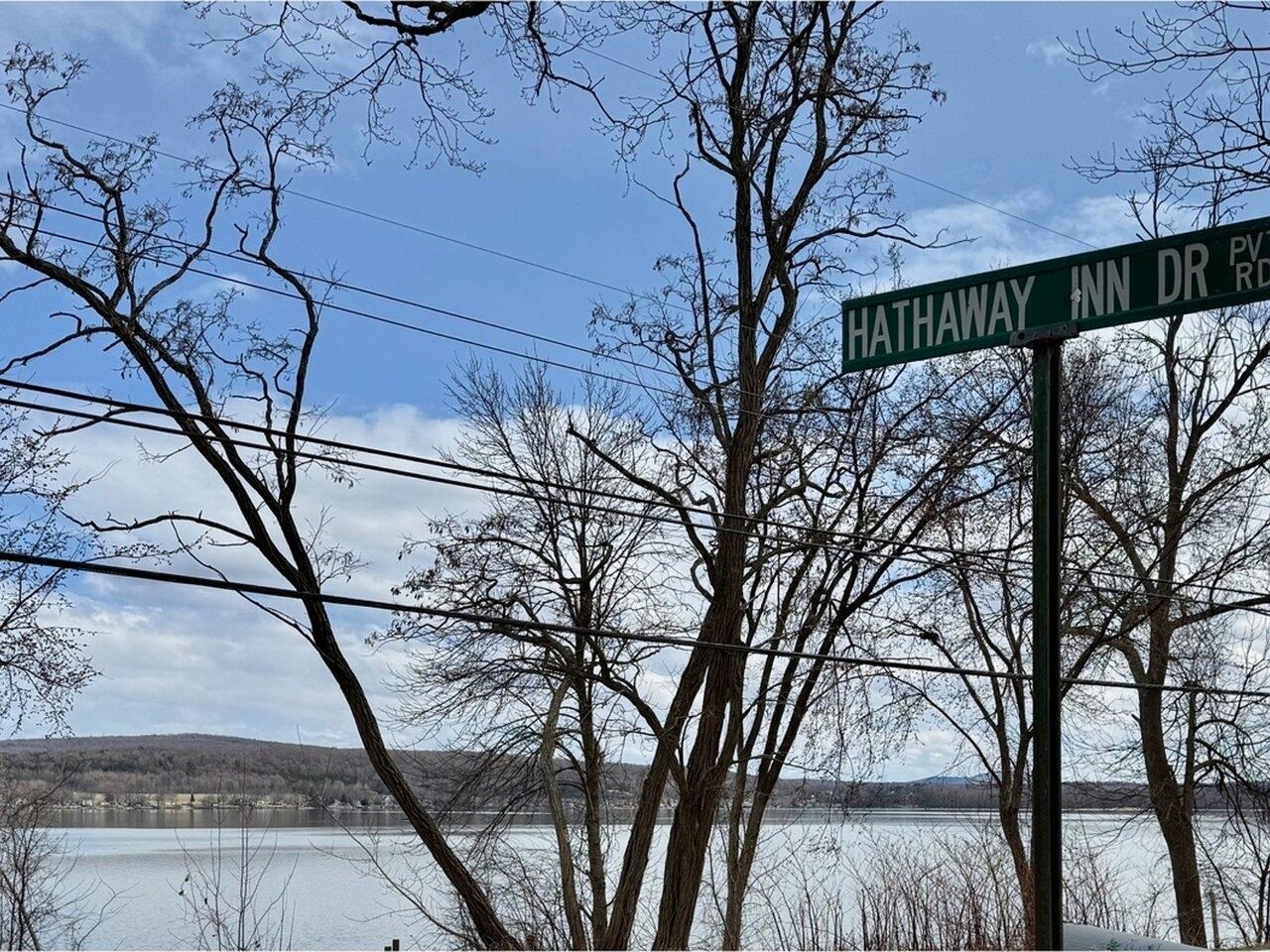 49 Hathaway Inn Drive, St. Albans Town