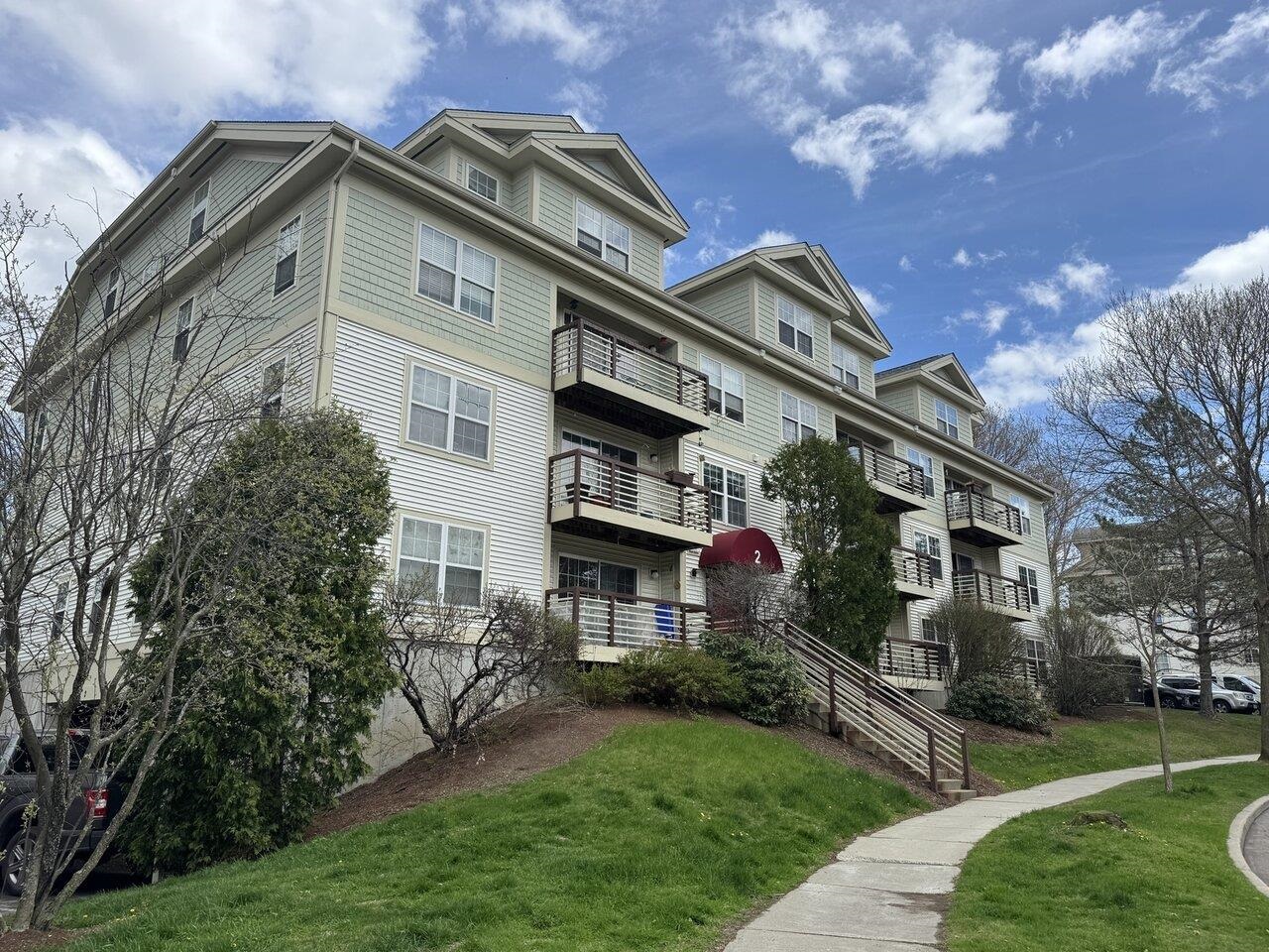 285 Hildred Drive, Burlington