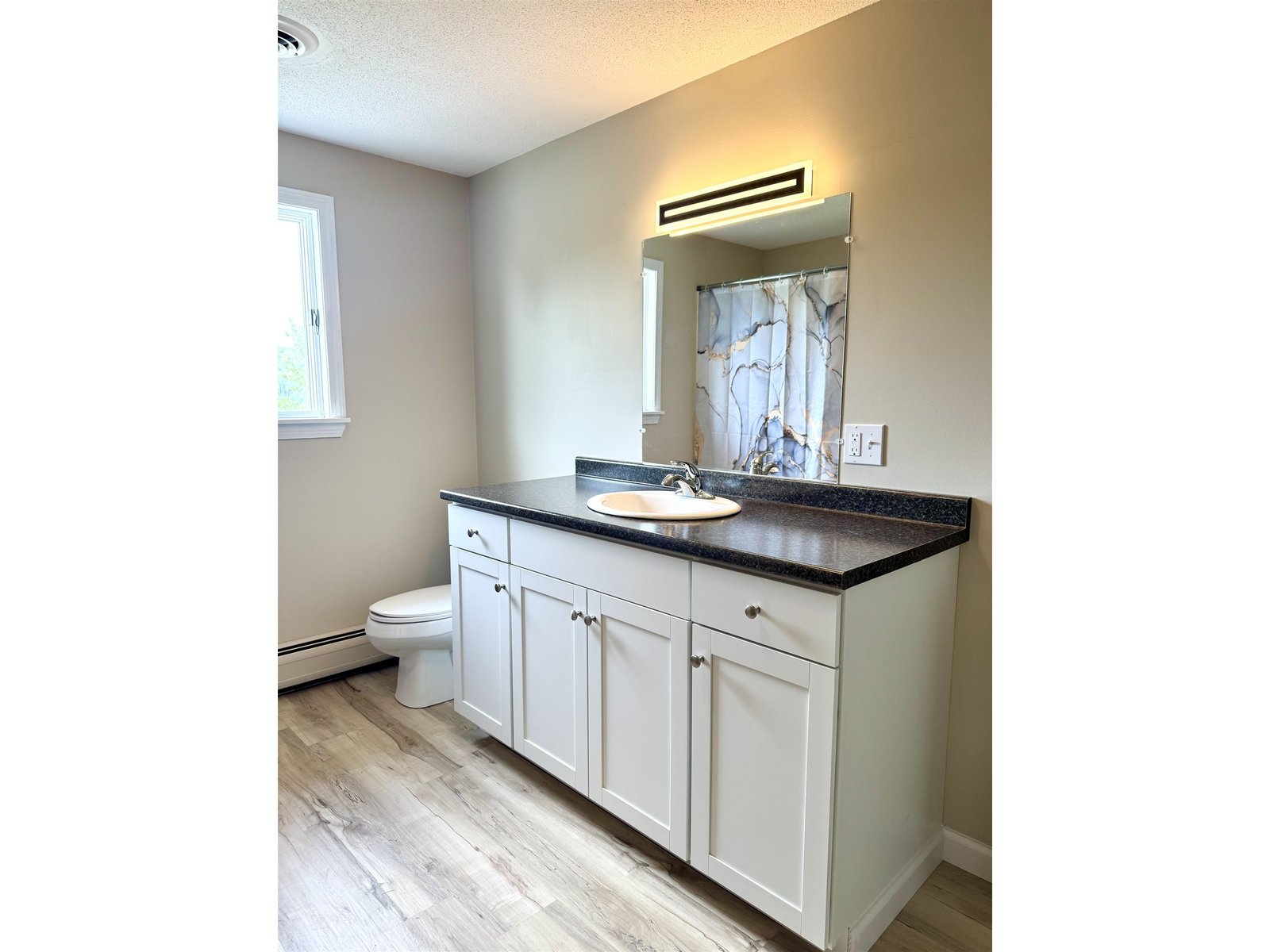 1st Floor Full Bathroom