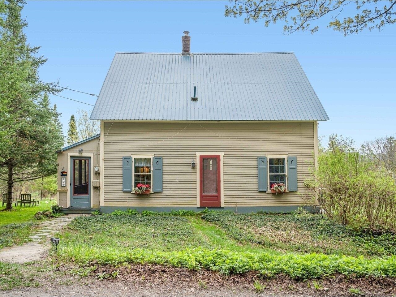 875 Sparrow Farm Road, East Montpelier