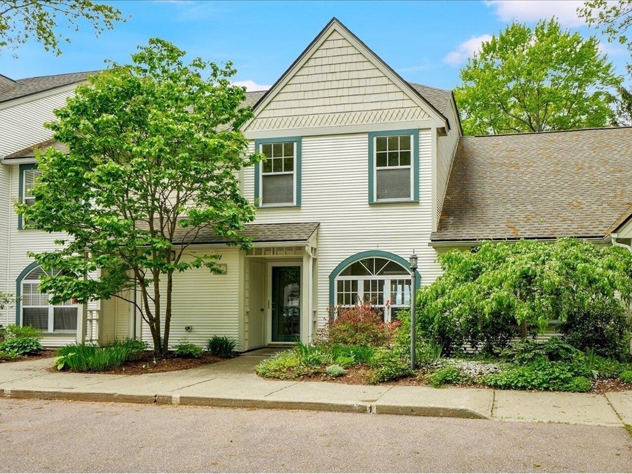 64 Northshore Drive, Burlington