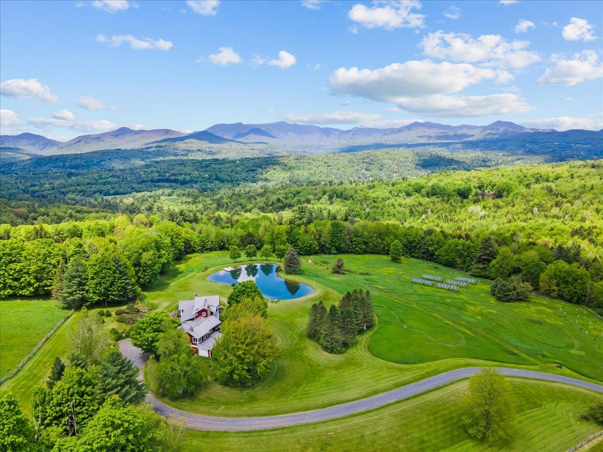 83 Dewey Farm Road, Stowe