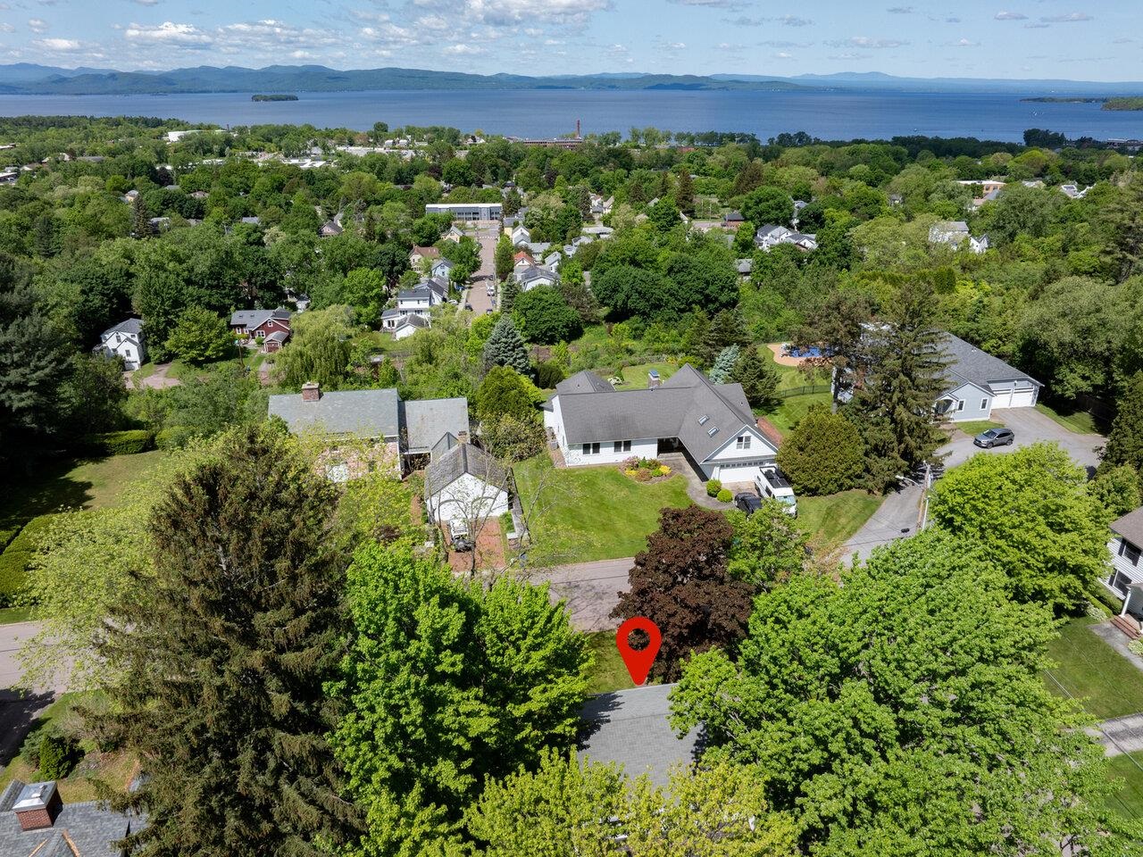 162 Crescent Road, Burlington