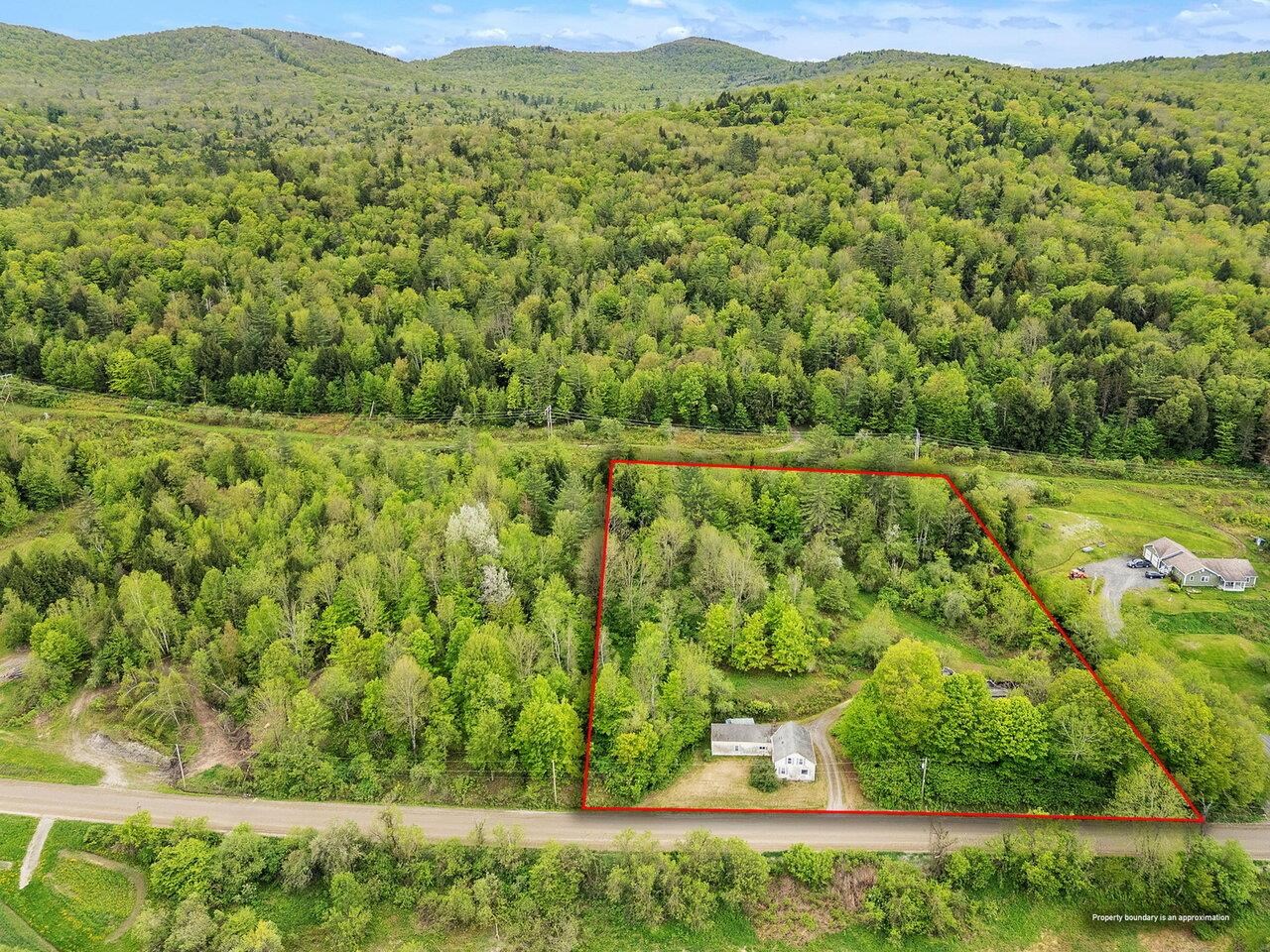 3567 River Road, Duxbury