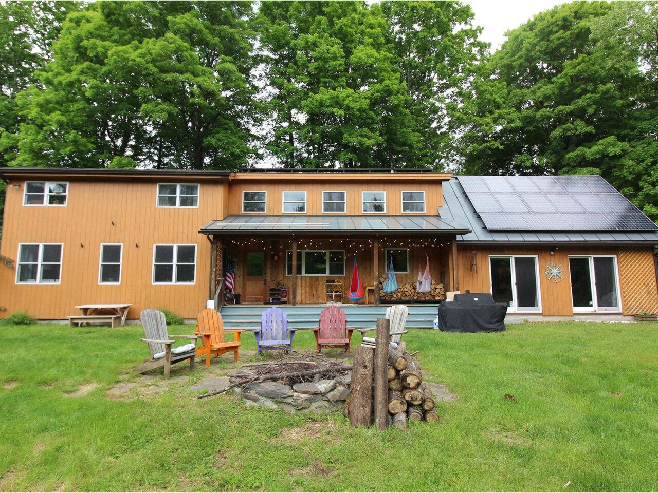 210 Texas Hill Road, Huntington