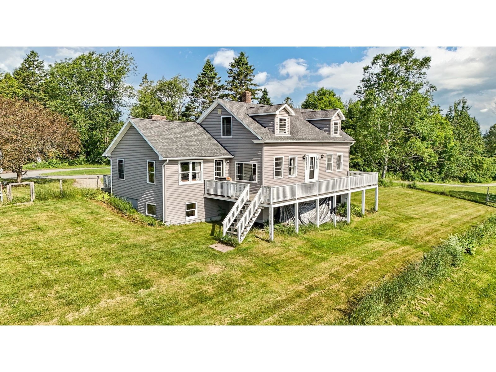 2040 VT RTE 105, Charleston