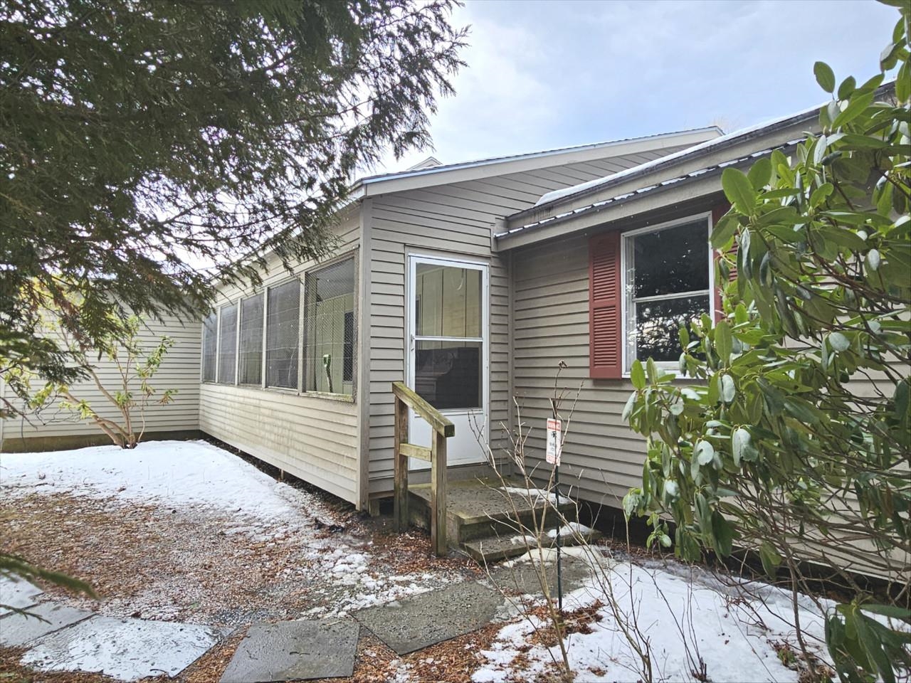 5272 Spear Street, Shelburne