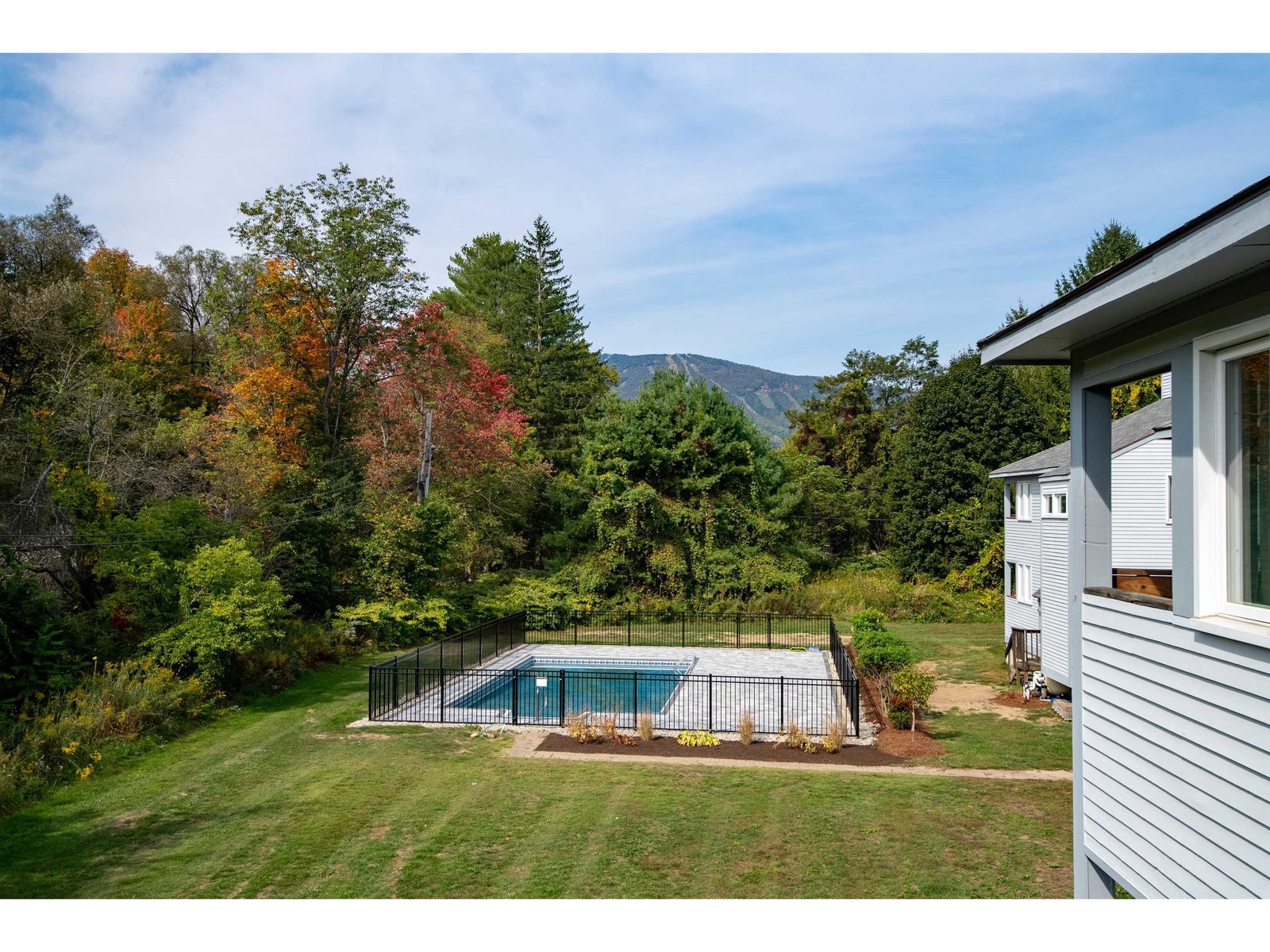32 Route 103 South, Ludlow