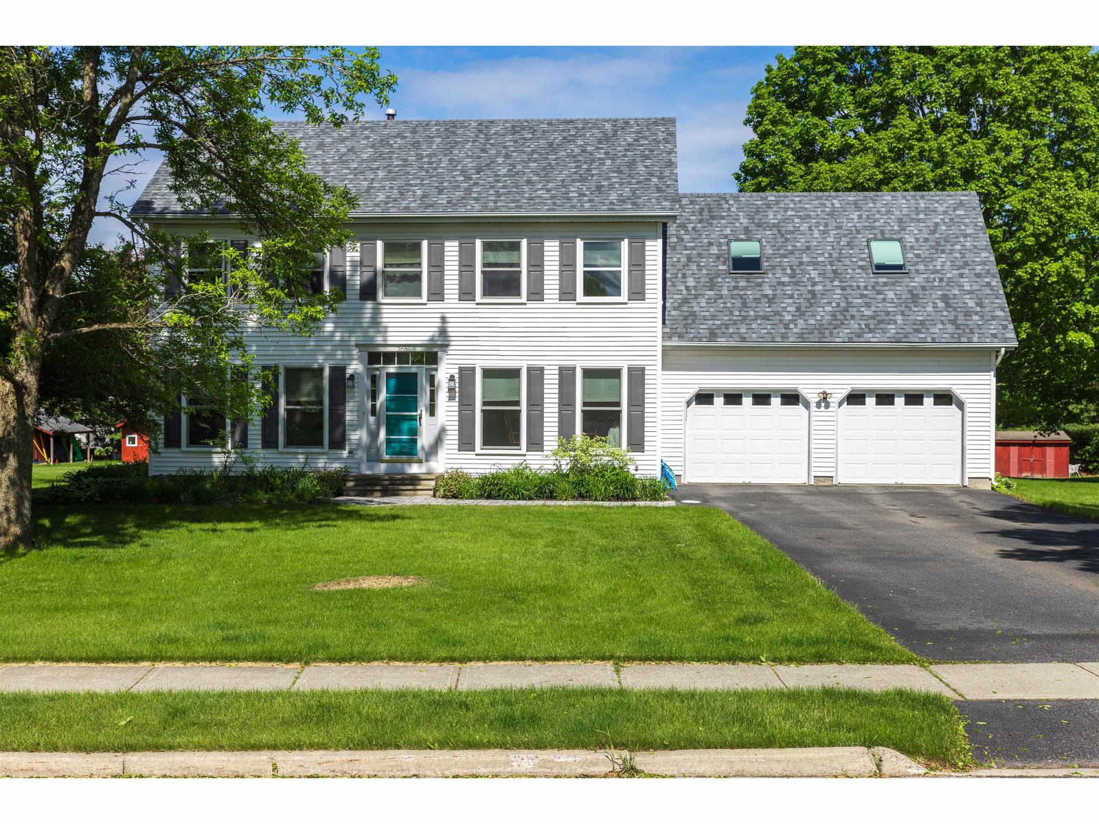 266 Isham Circle, Williston