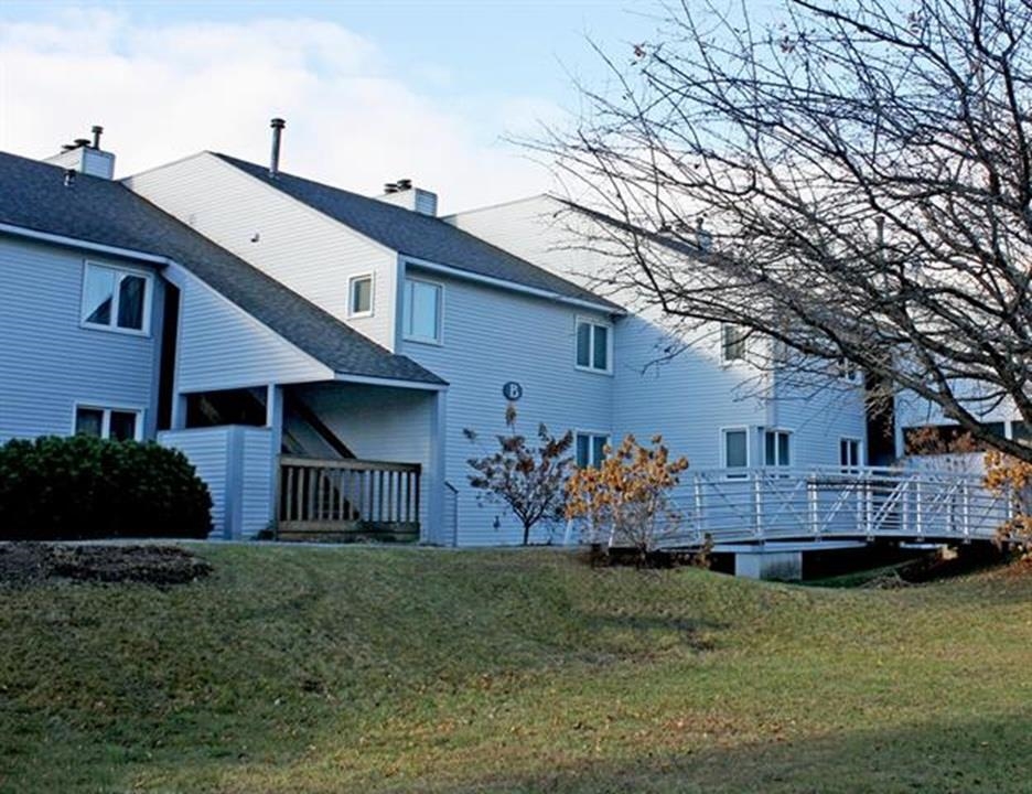 32 Route 103 South, Ludlow