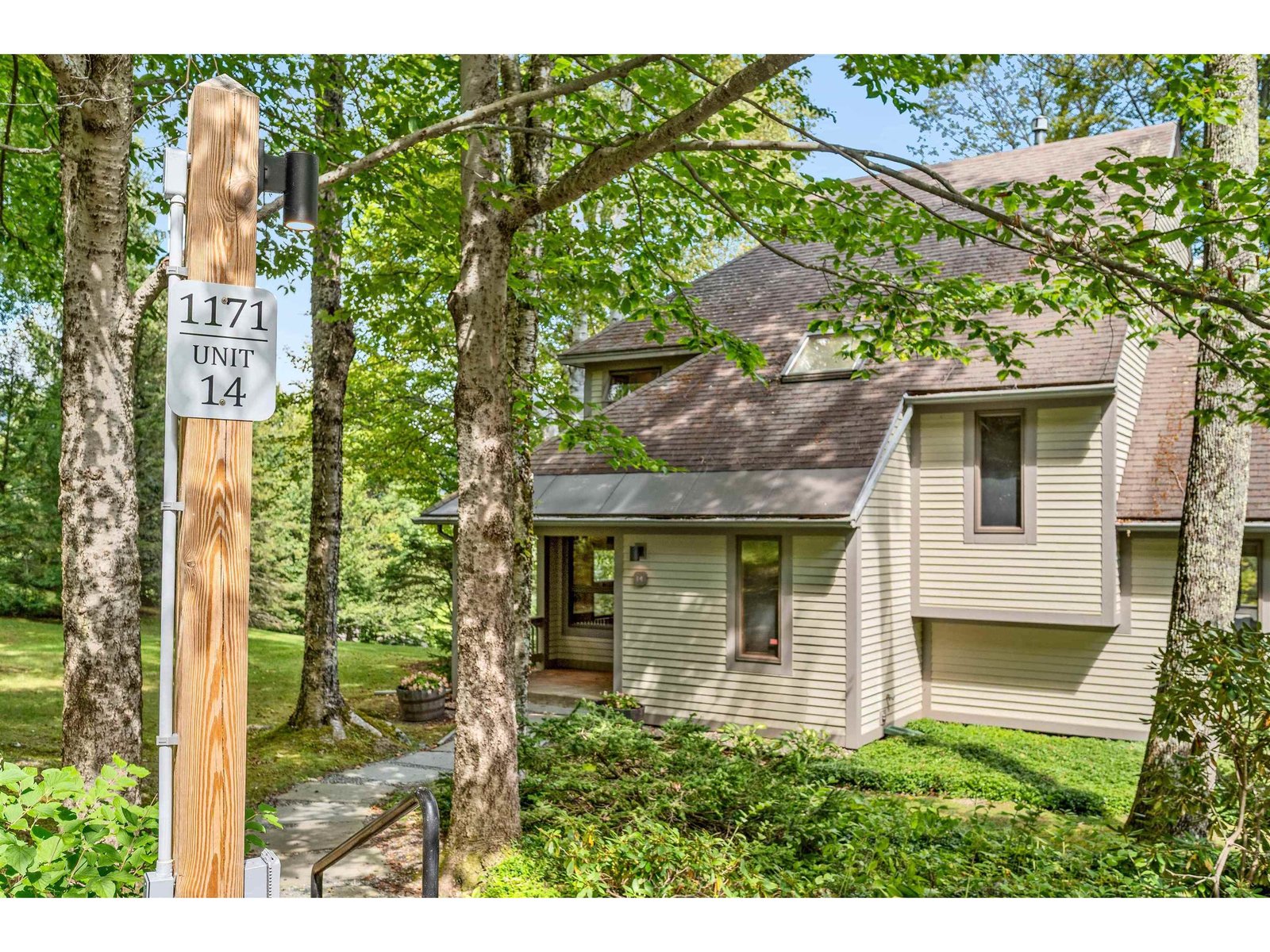 1171 Brook Road, Stowe