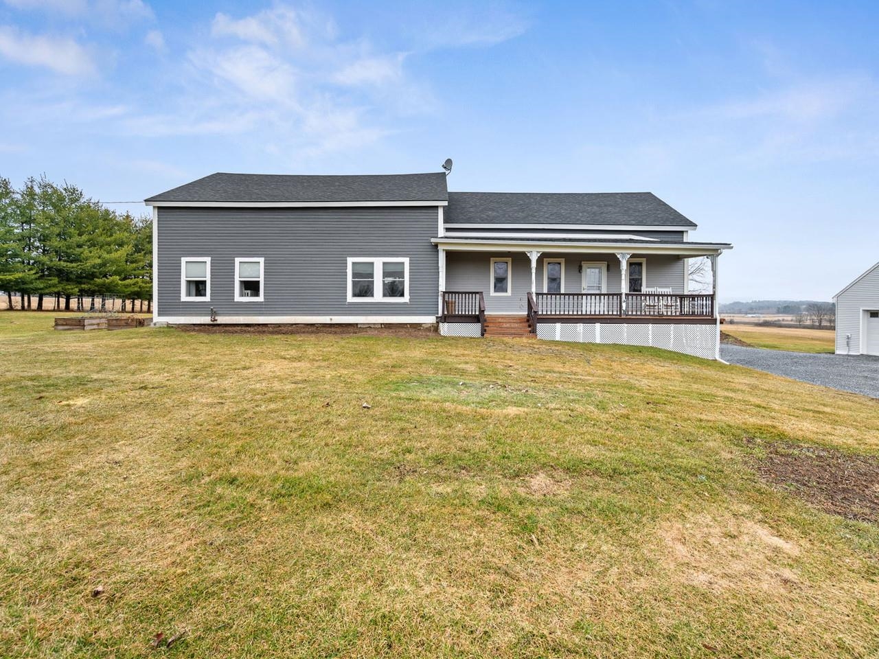 2490 Crown Point Road, Bridport