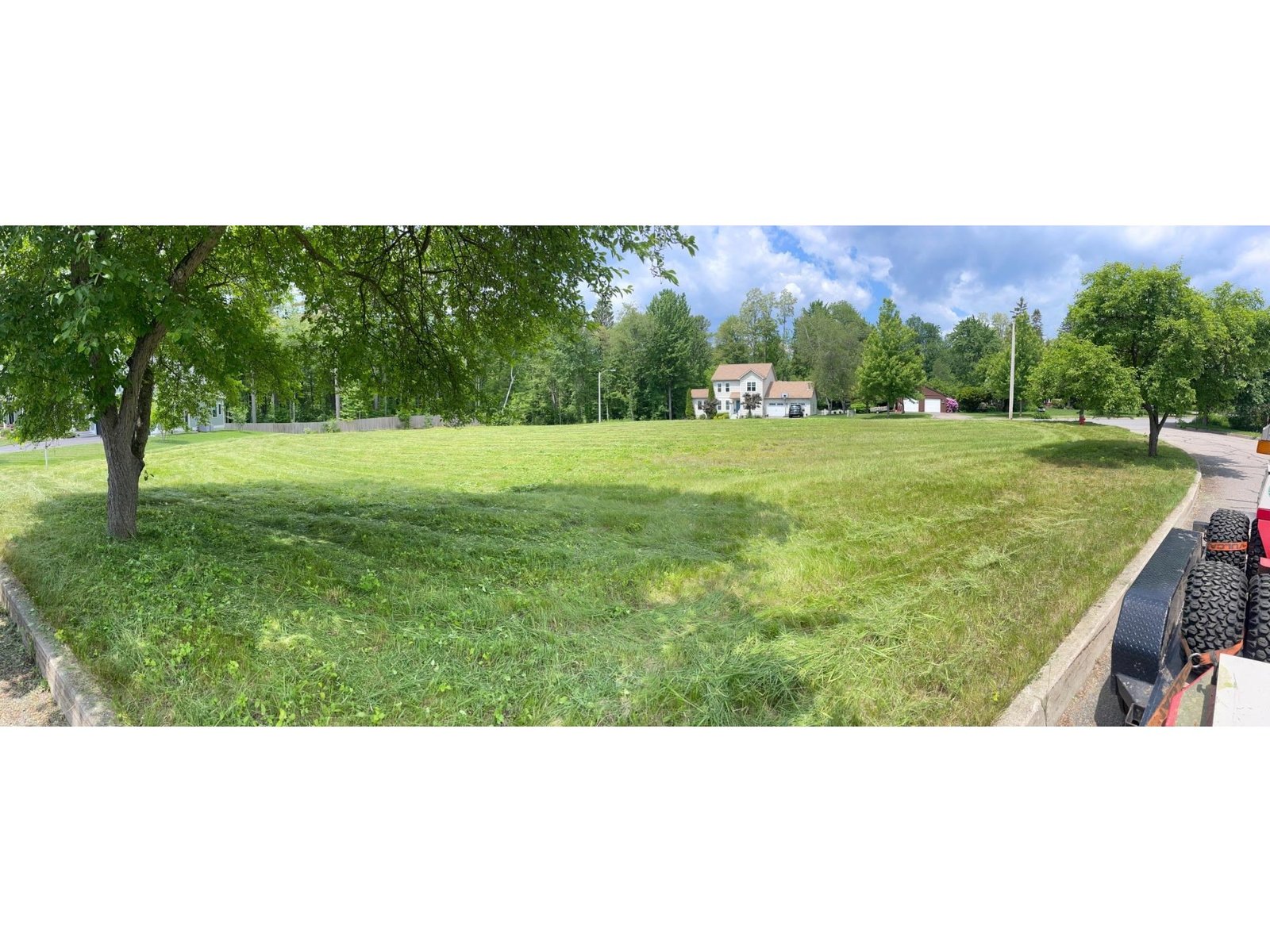 6 Alexis Drive, Burlington