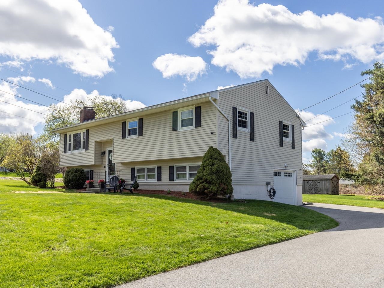 163 Hillside Drive, Williston