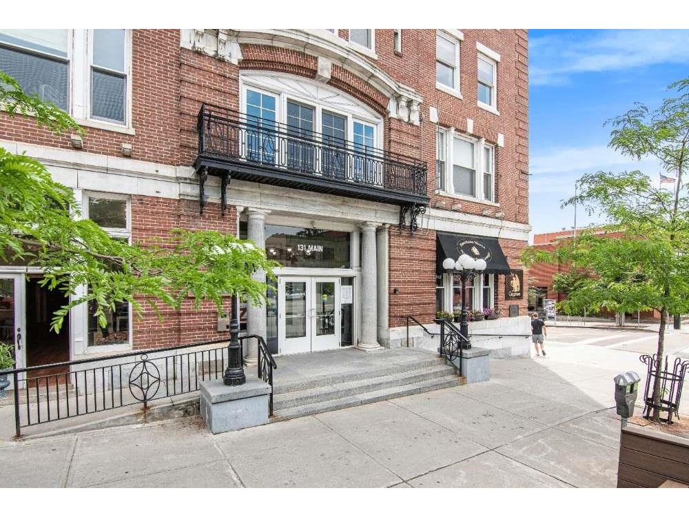 131 Main Street, Burlington