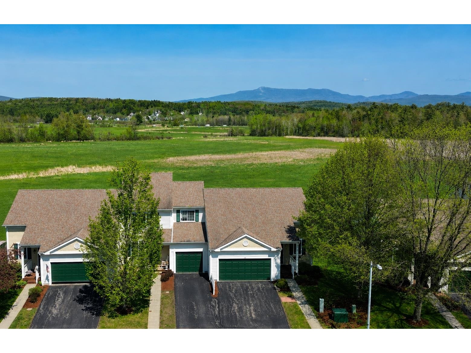 24 Fox Run Road, Essex
