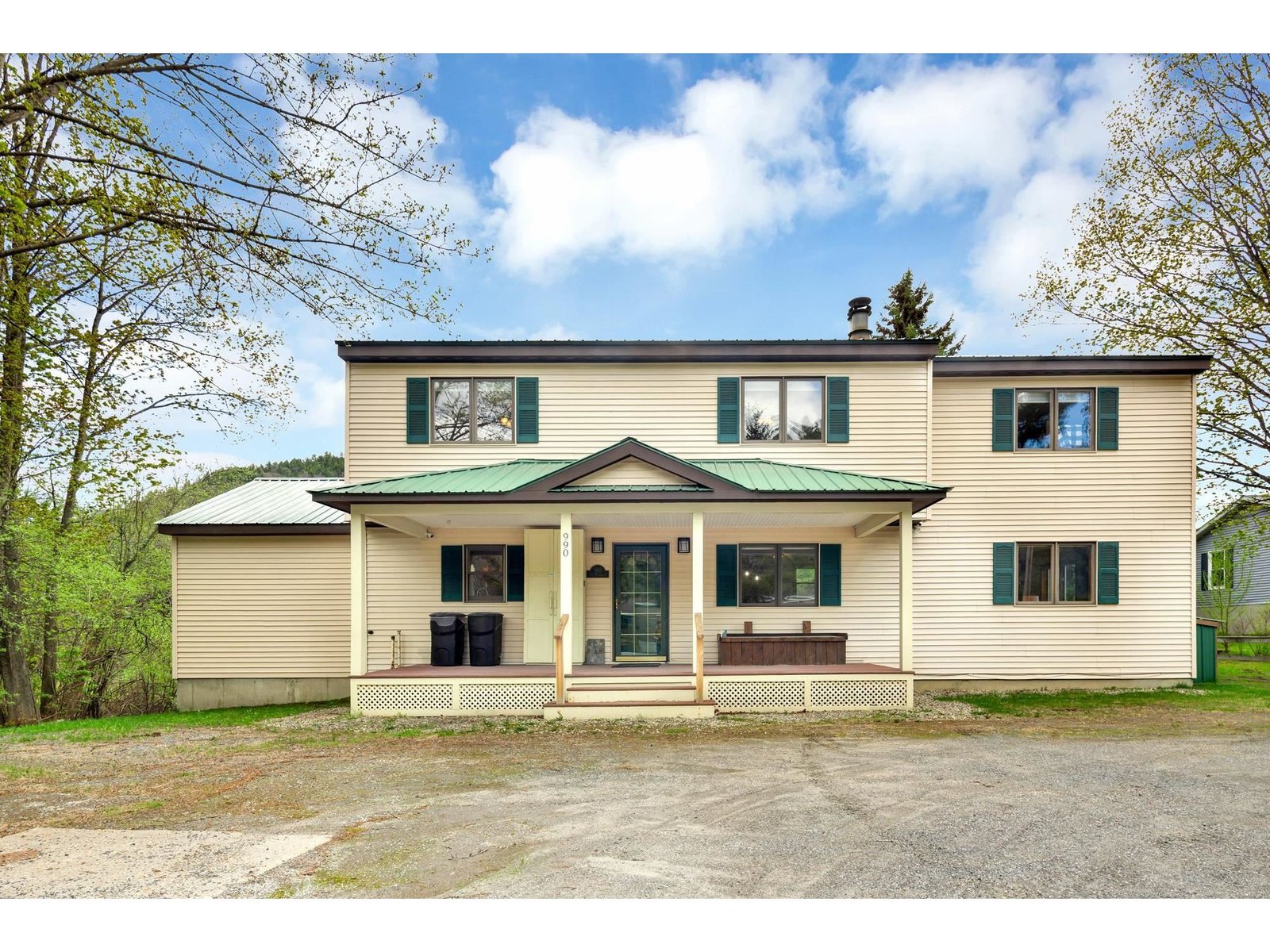 990 Main Street, Cavendish