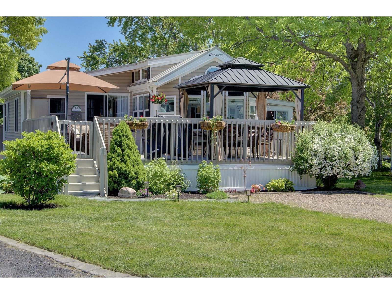 51 Island Circle, South Hero