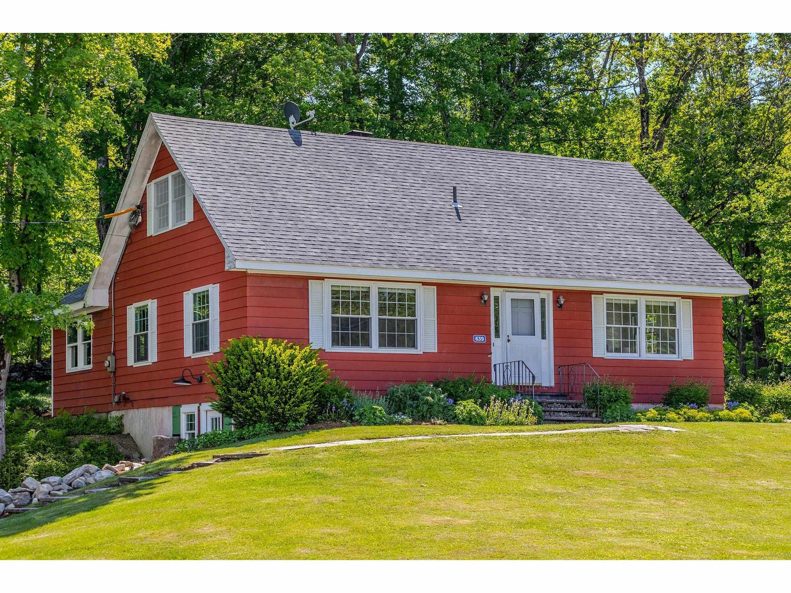 639 Main Street, Weston