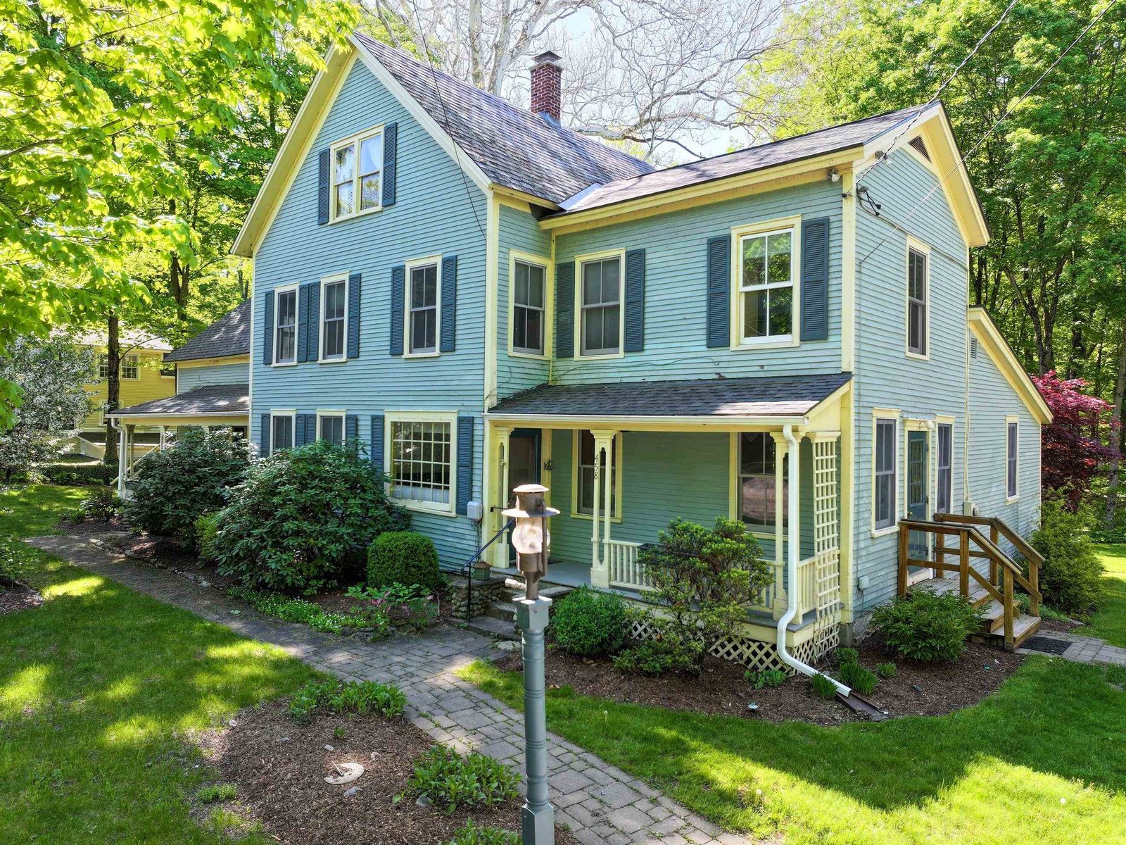 458 East Main Street, Middlebury