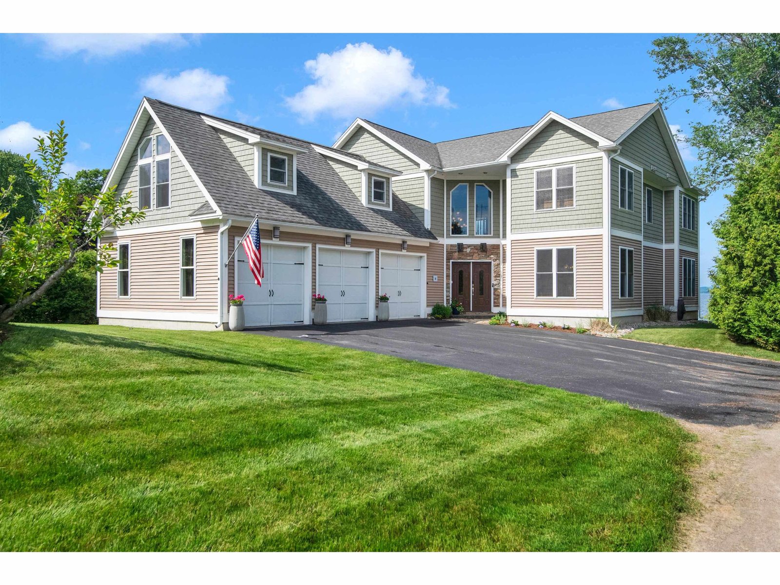 2024 Porters Point Road, Colchester