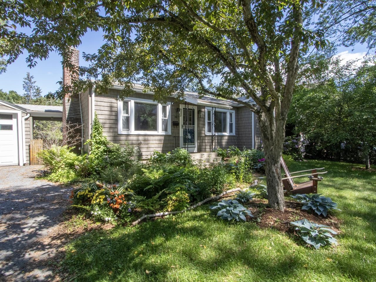 36 Elsom Parkway, South Burlington 36 Elsom Parkway, South Burlington