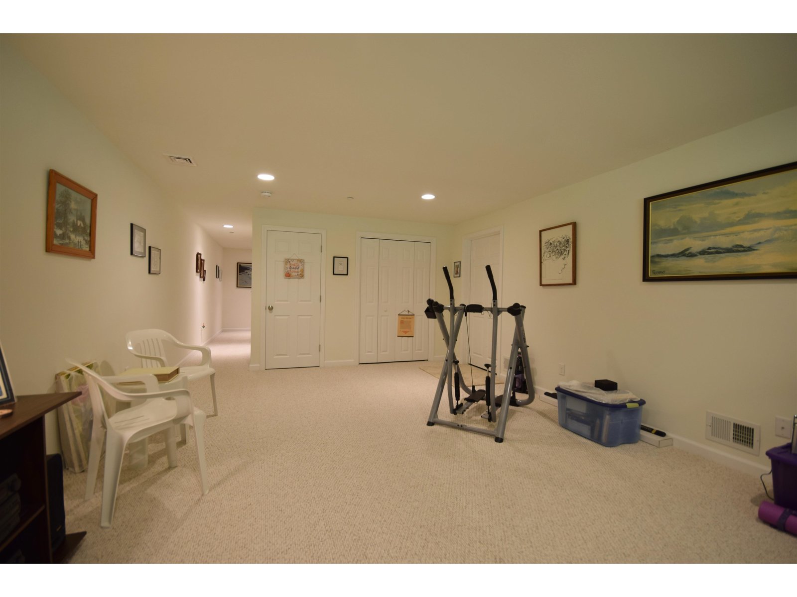 2nd floor full bath with laundry