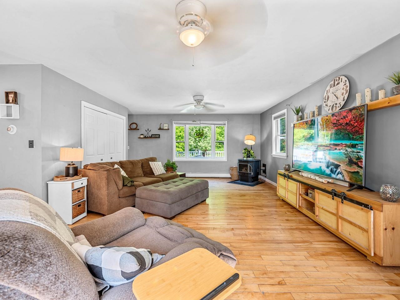 Living room to front of house