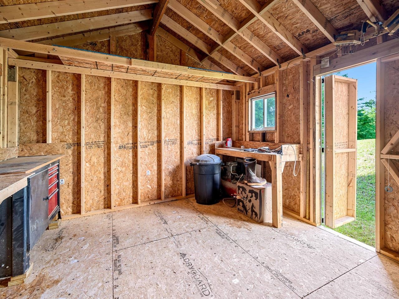 Solid utility shed