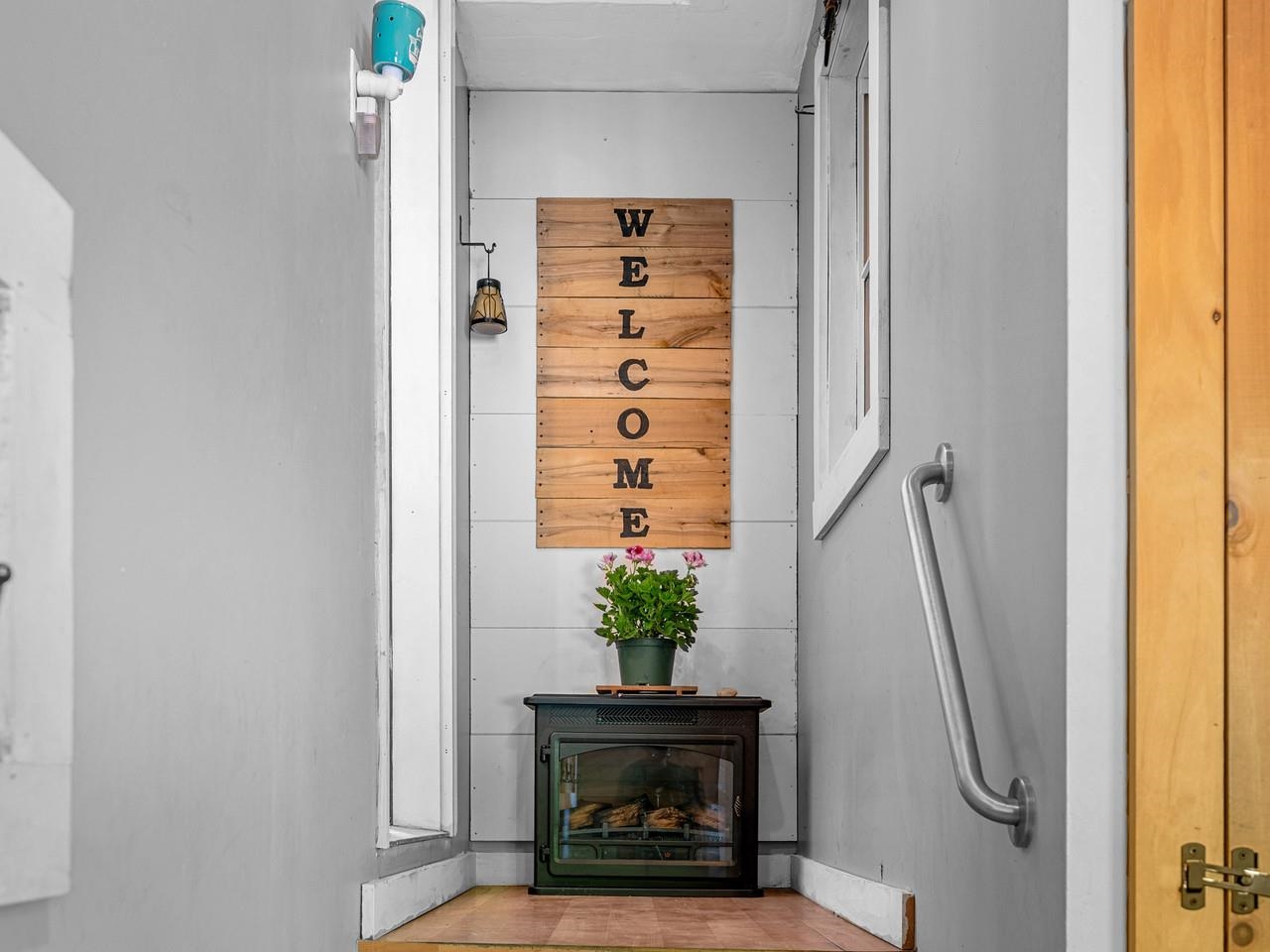 Mudroom to kitchen