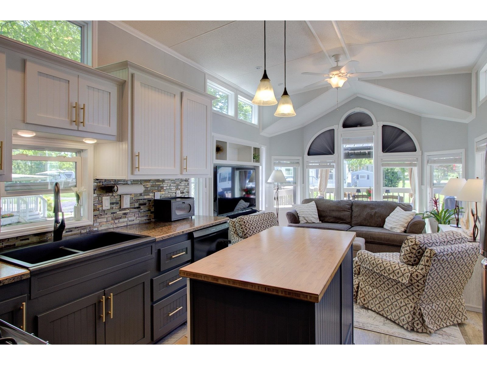 51 Island Circle