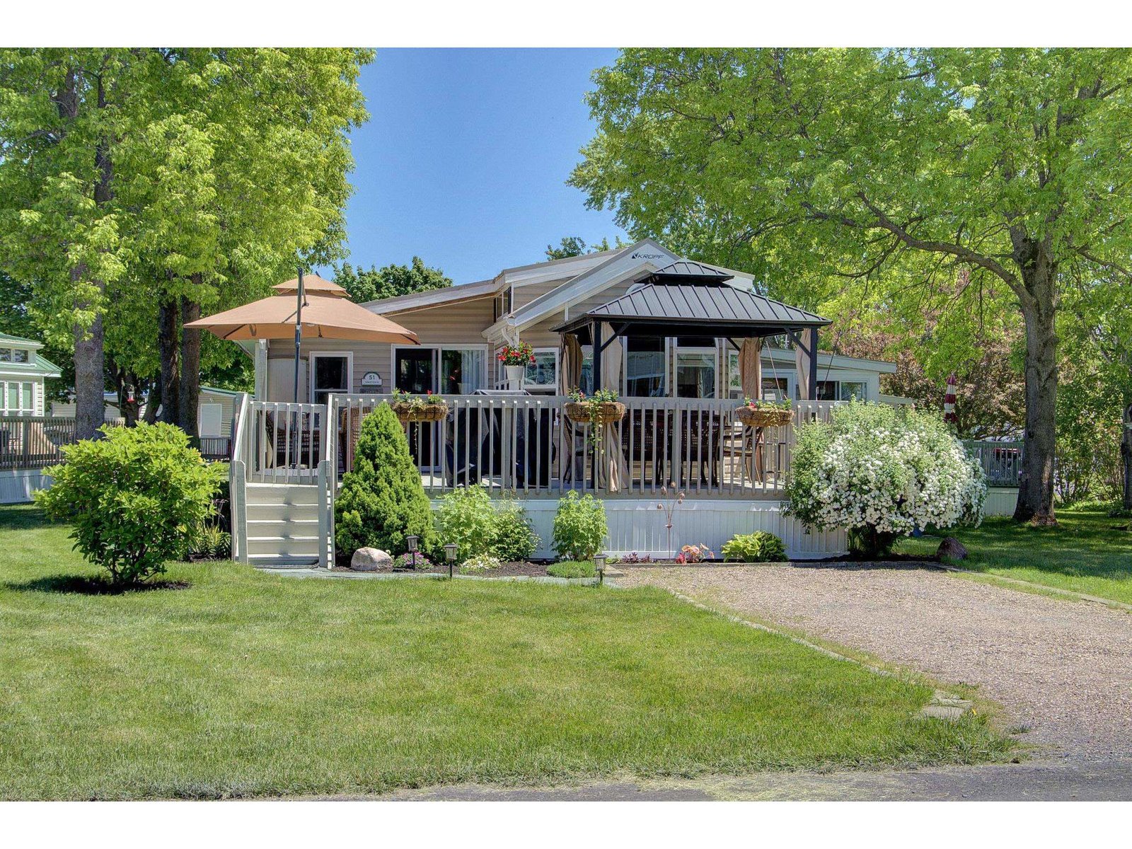 51 Island Circle